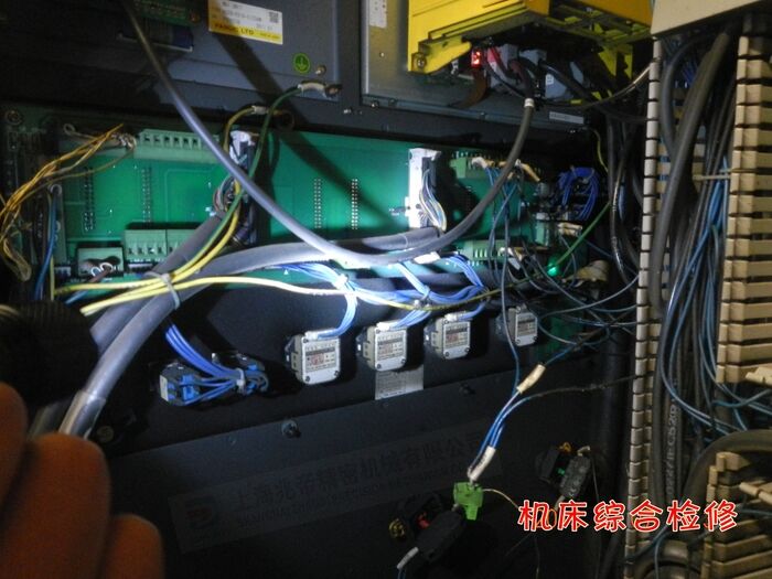 機床綜合檢修現(xiàn)場