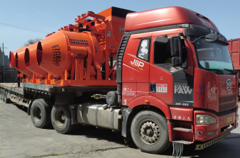 3臺(tái)JZC650  1臺(tái)JZC500攪拌機(jī)發(fā)往湖南